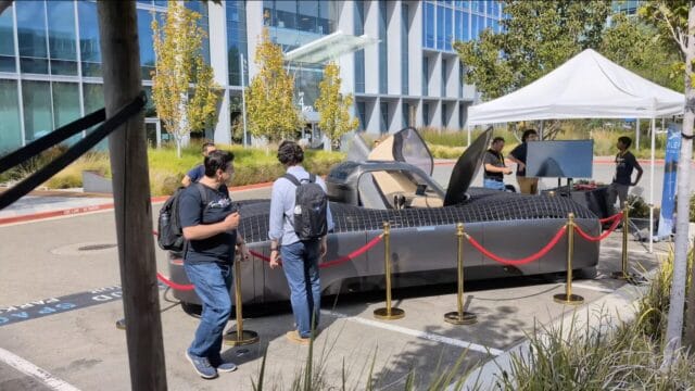 🚗💨 В выпуске: – знакомство с командой ALEF Flying Car, которые создают настоящие летающие машины; – прогулка по кампусу Google; – разговор о будущем образования и проектах EDCAPIT; – атмосфера инноваций прямо из сердца Кремниевой долины. 🚗💨 В выпуске: - знакомство с командой ALEF Flying Car, которые создают настоящие летающие машины; - прогулка по кампусу Google; - разговор о будущем образования и проектах EDCAPIT; - атмосфера инноваций прямо из сердца Кремниевой долины.
